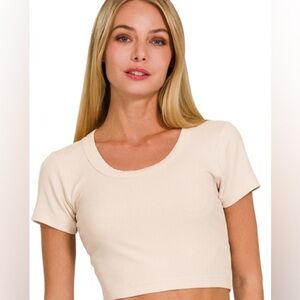 RIBBED SCOOP NECK CROP SHORT SLEEVE TOP- Cream